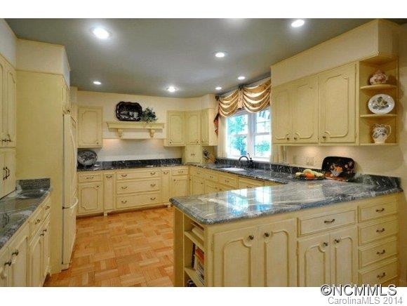 108 Hawthorn Drive - Photo 8