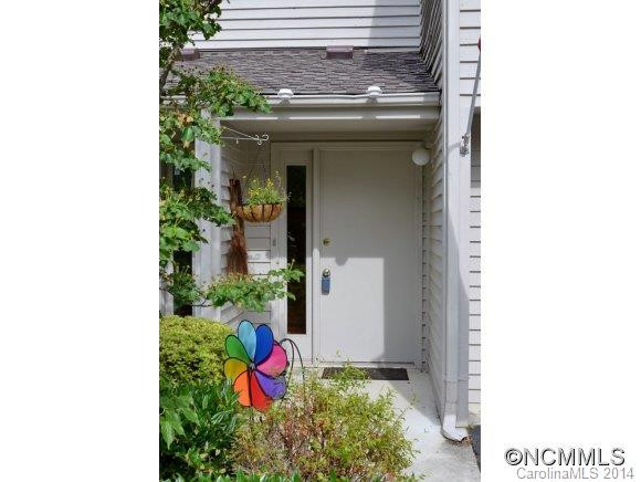 107 Shadowbrook Drive - Photo 2