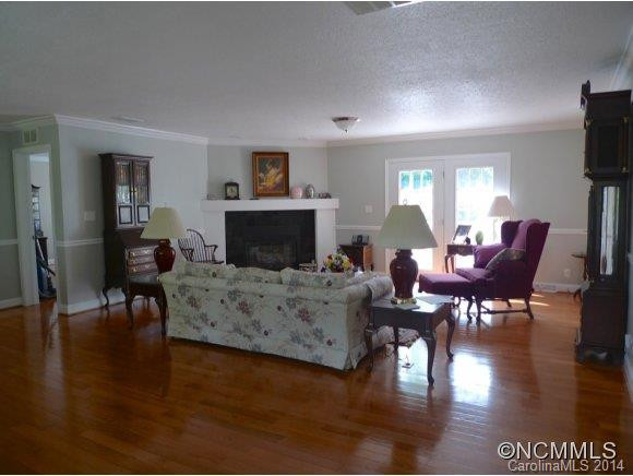184 Victoria Drive - Photo 2
