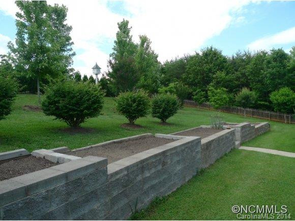 184 Victoria Drive - Photo 16