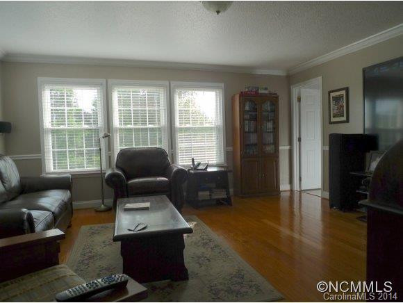 184 Victoria Drive - Photo 5