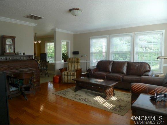 184 Victoria Drive - Photo 6