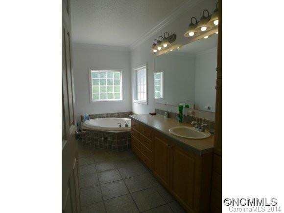 184 Victoria Drive - Photo 10