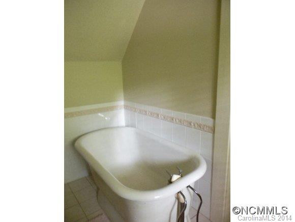 335 Melrose Avenue - Photo 13