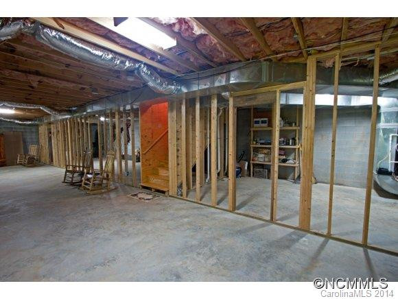 243 Sweetbriar Road North - Photo 22