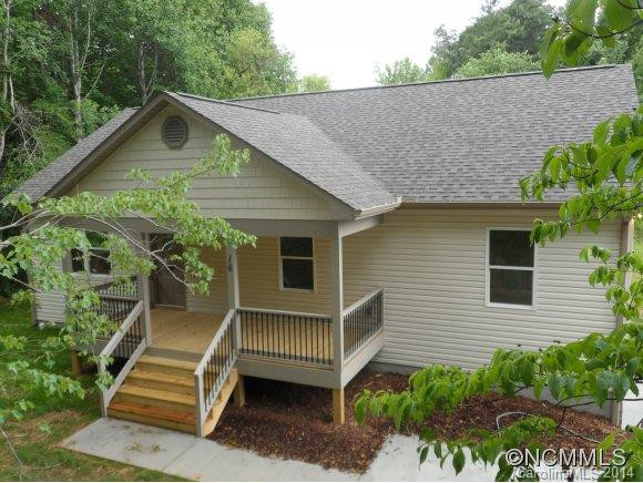 16 Southwoods Drive