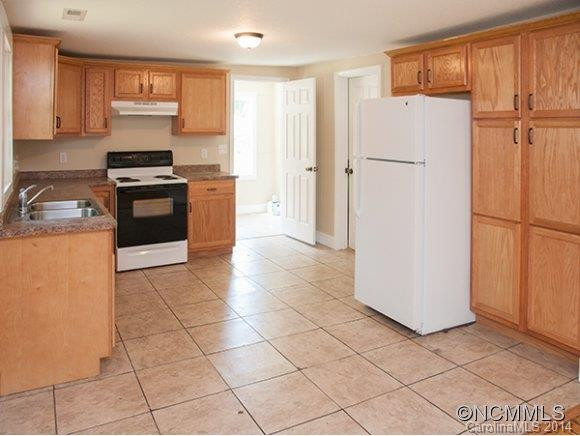 490 Cedar Lane - Photo 4