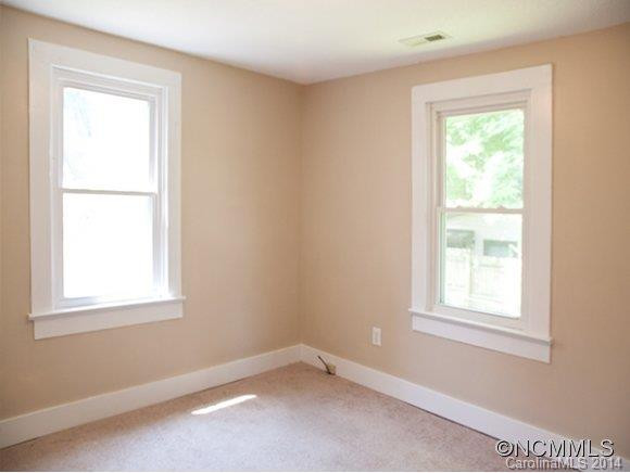 490 Cedar Lane - Photo 9