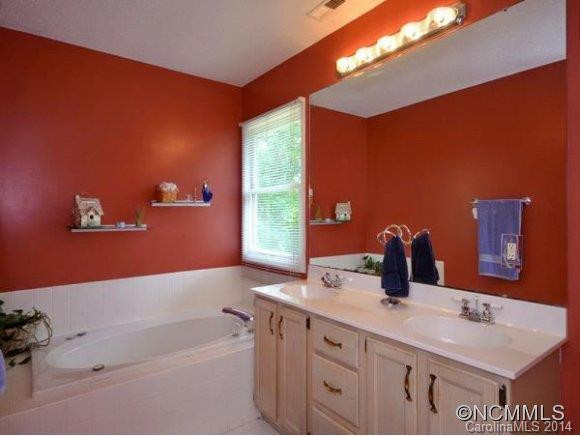5 Spring Cove Court - Photo 10