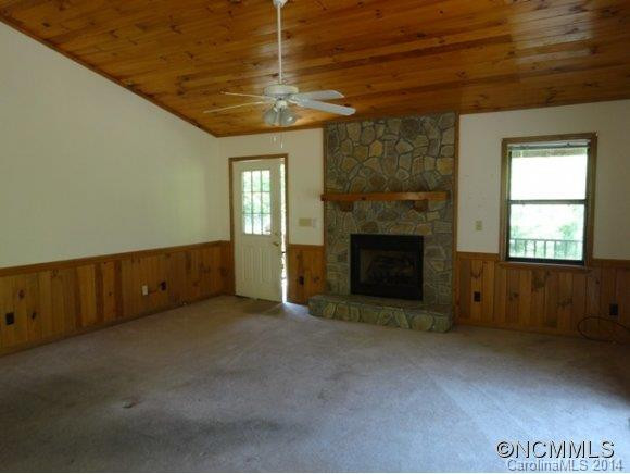 595 Franklin Street - Photo 2