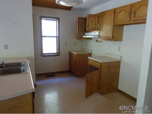 595 Franklin Street - Photo 4