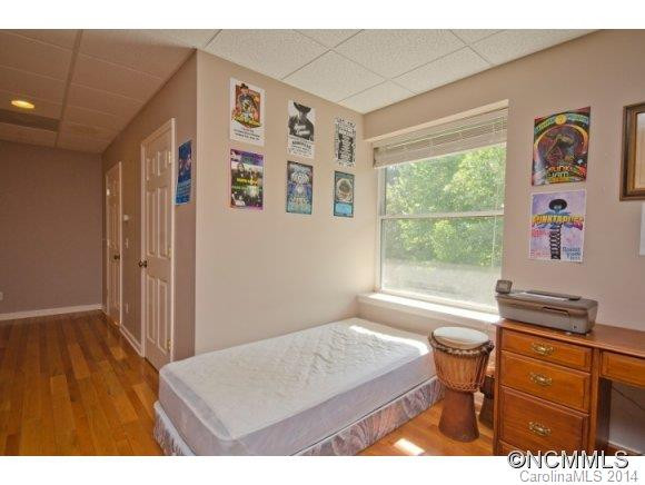 301 Kimberly Ave - Photo 8