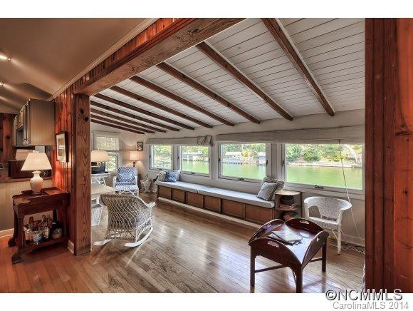 386 Charlotte Drive - Photo 15