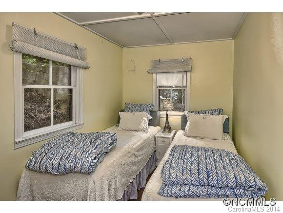386 Charlotte Drive - Photo 18