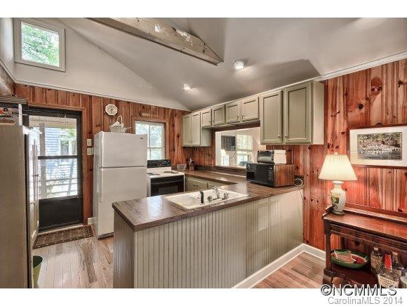 386 Charlotte Drive - Photo 7