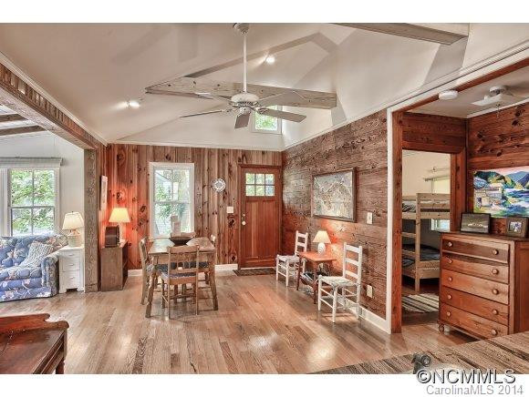 386 Charlotte Drive - Photo 9