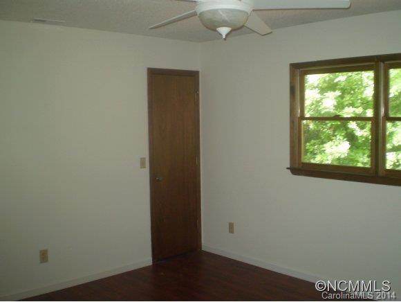 144 South Woods Drive - Photo 10