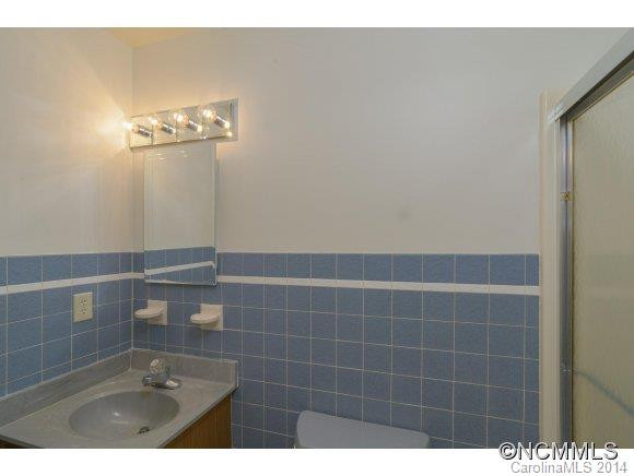 33 Pensacola - Photo 16