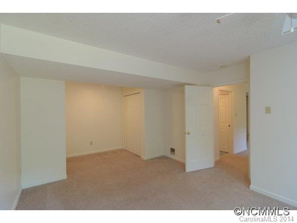 33 Pensacola - Photo 18