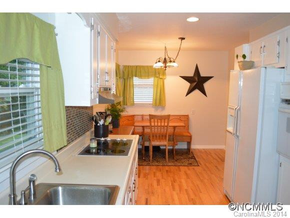 88 Parkway View Dr. - Photo 12