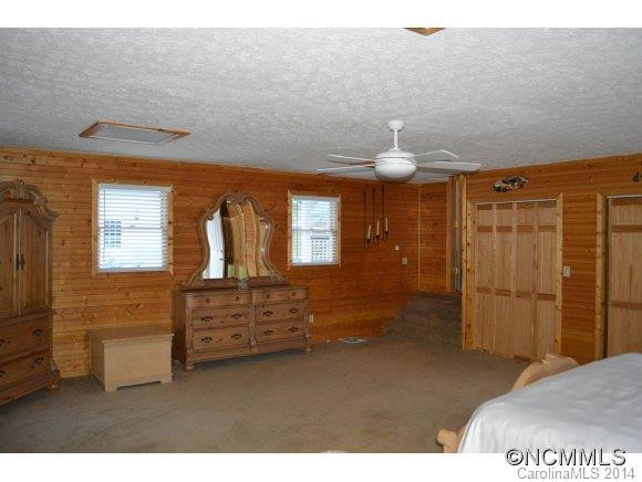 88 Parkway View Dr. - Photo 21