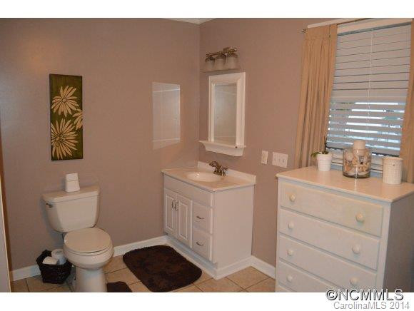 88 Parkway View Dr. - Photo 22