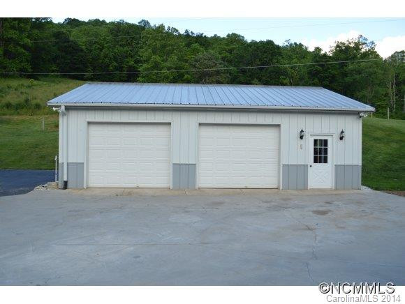 88 Parkway View Dr. - Photo 4