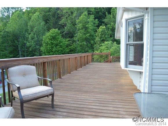 88 Parkway View Dr. - Photo 6