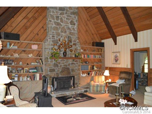 495 Locust Drive - Photo 3