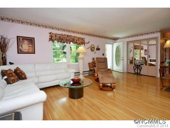 51 Parkview Drive - Photo 4