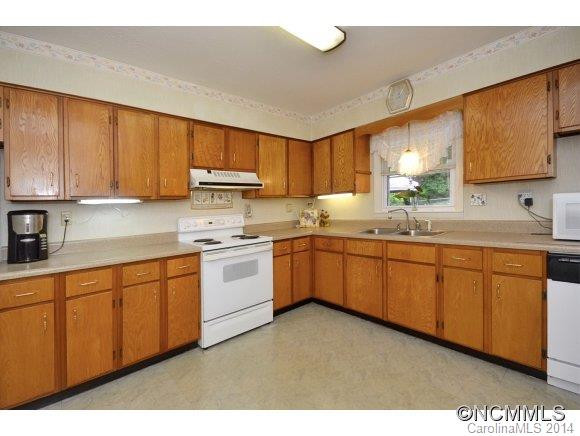 51 Parkview Drive - Photo 6