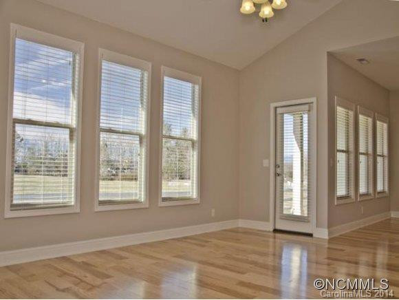 128 WINDSTONE DRIVE - Photo 6