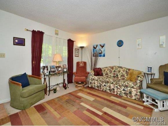 41 IMPERIAL COURT - Photo 2