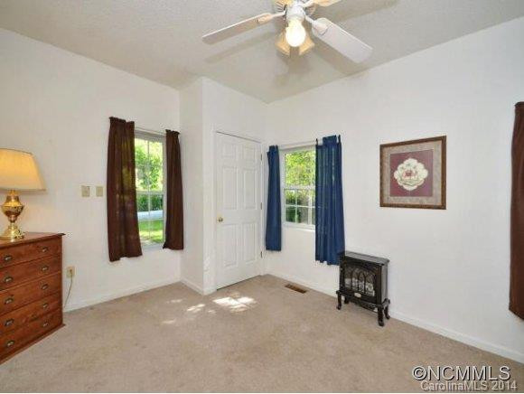 41 IMPERIAL COURT - Photo 9