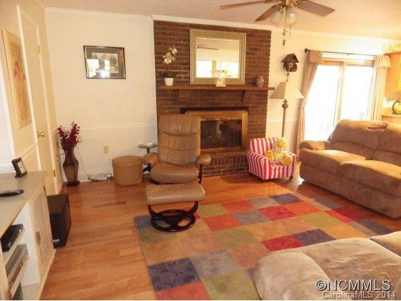 15 Braddock Way - Photo 2