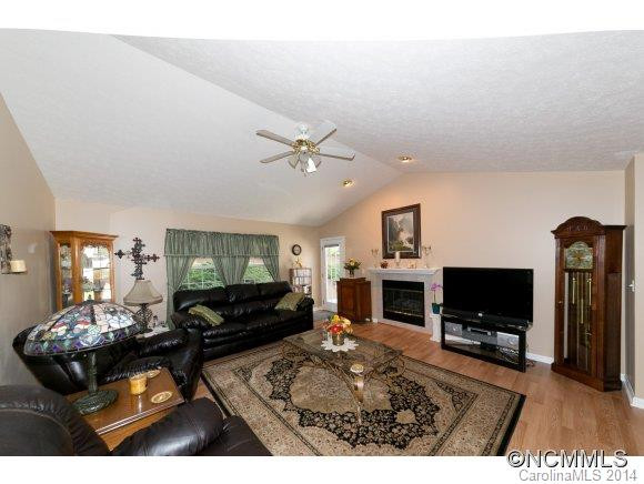 720 Chestnut Trail - Photo 4