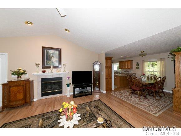 720 Chestnut Trail - Photo 5