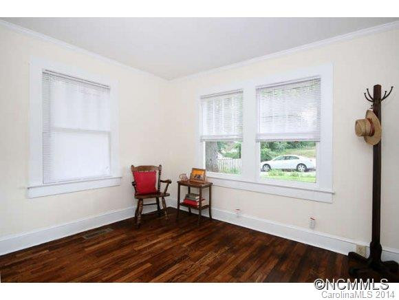 79 Logan Avenue - Photo 11