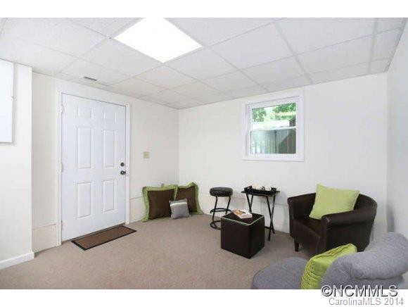 79 Logan Avenue - Photo 15