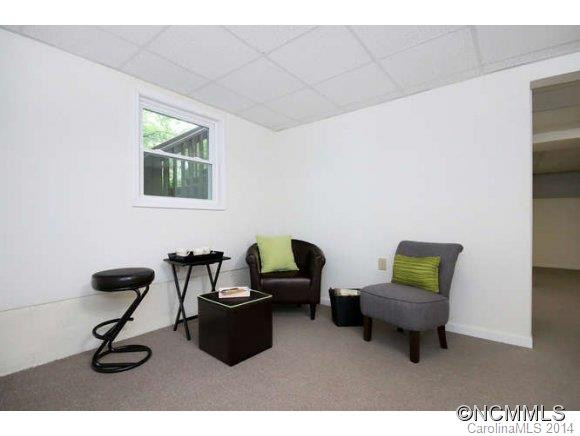79 Logan Avenue - Photo 16