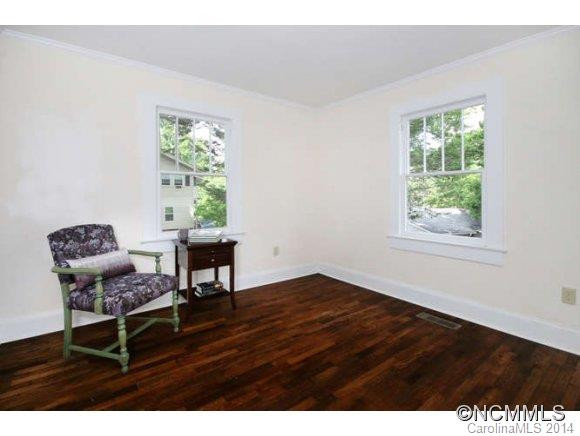79 Logan Avenue - Photo 10