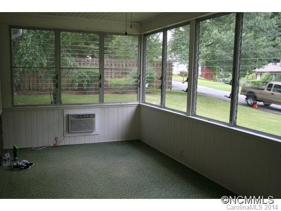 714 Oak Terrace - Photo 12