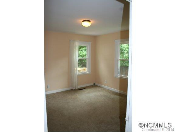 714 Oak Terrace - Photo 8