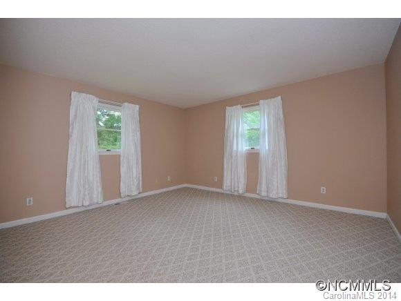 6 SHAWN DRIVE - Photo 7