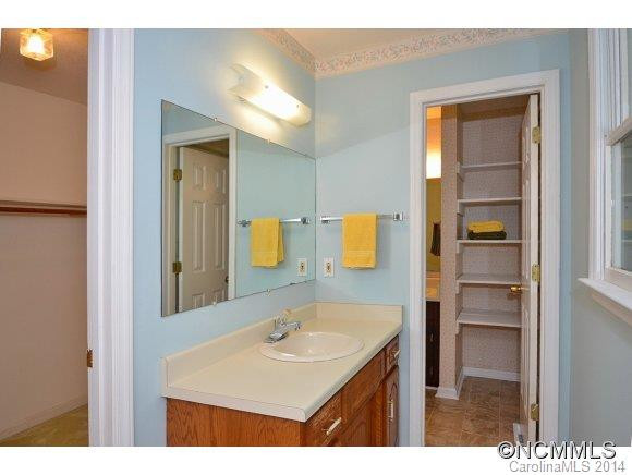 6 SHAWN DRIVE - Photo 9