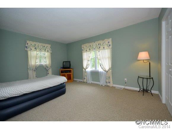 6 SHAWN DRIVE - Photo 10