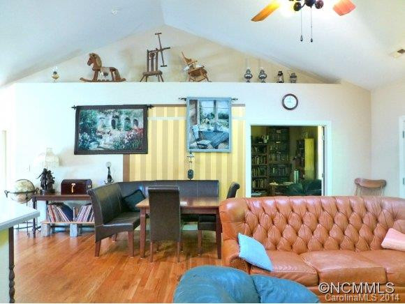 75 North Springs Drive - Photo 5