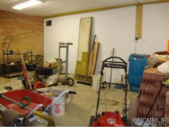 1315 VALMONT DRIVE - Photo 22