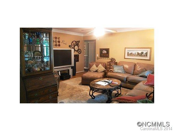 1224 Pinebrook Circle - Photo 3