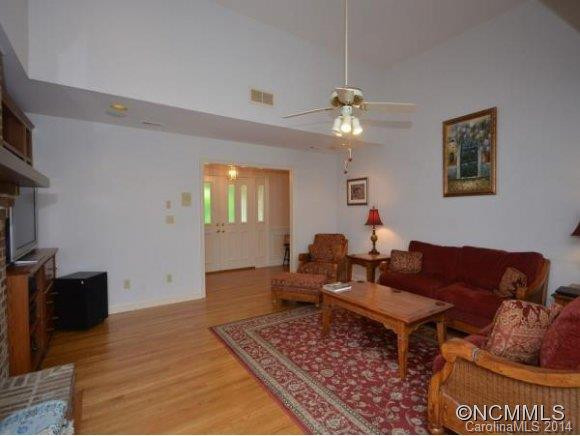 45 TREE TOP DRIVE - Photo 4